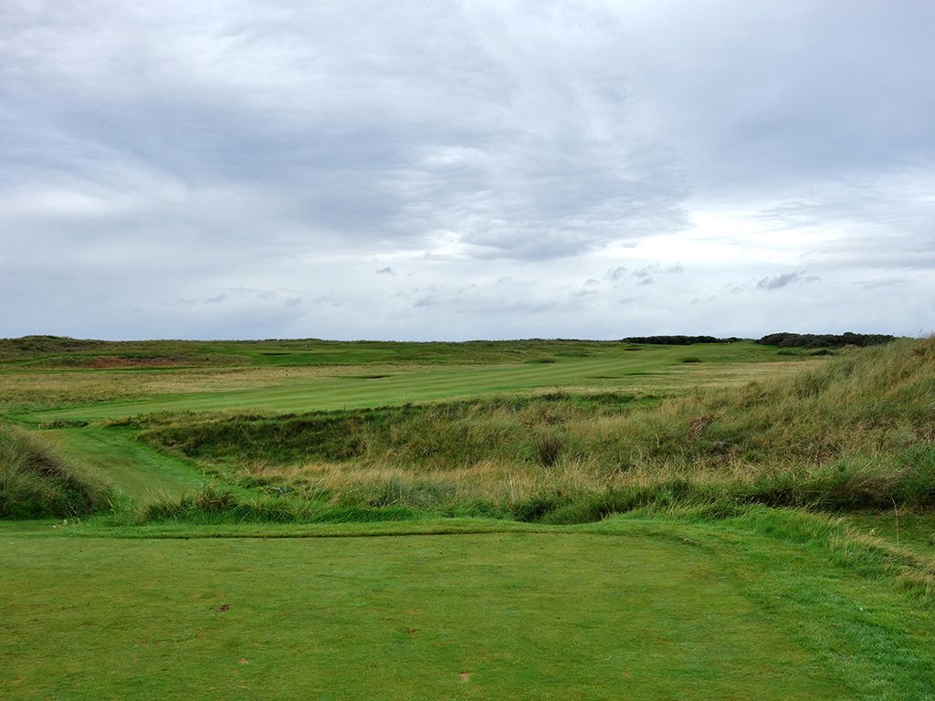 10th (Arran) Hole at Prestwick Golf Club (453 Yard Par 4)